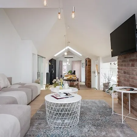 Wishlist Residences - Old Town Square *