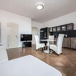Wishlist Residences - Old Town Square Appartamento