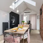 Wishlist Residences - Old Town Square *