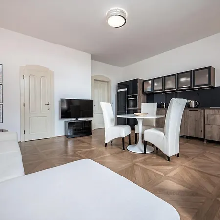 Wishlist Residences - Old Town Square شقة