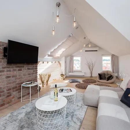 شقة Wishlist Residences - Old Town Square *