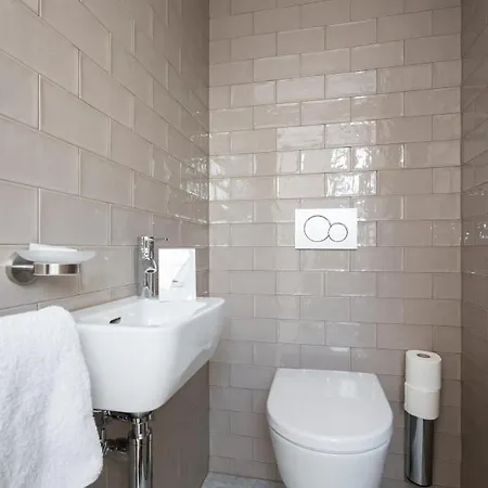 Wishlist Residences - Old Town Square Апартаменты