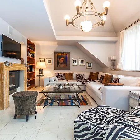 Wishlist Residences - Old Town Square Апартаменты