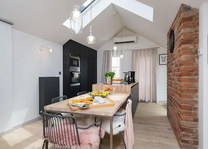 Wishlist Residences - Old Town Square *