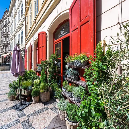 Wishlist Residences - Old Town Square Apartment Prague