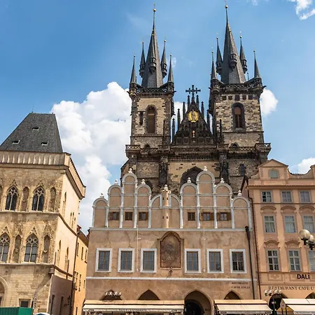Wishlist Residences - Old Town Square Apartment *