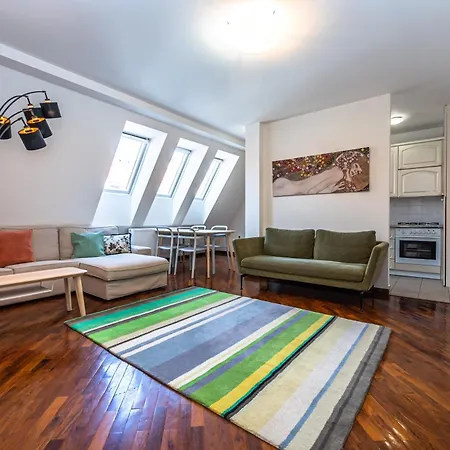Apartment Wishlist Residences - Old Town Square *