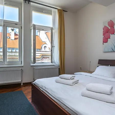 Apartment Wishlist Residences - Old Town Square