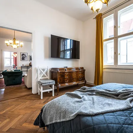 Wishlist Residences - Old Town Square Apartment Prague