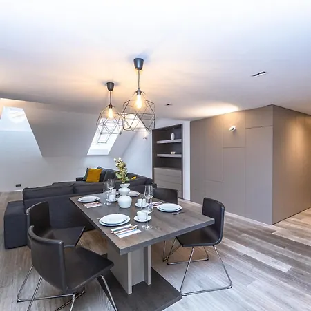 Wishlist Residences - Old Town Square Apartment Prague