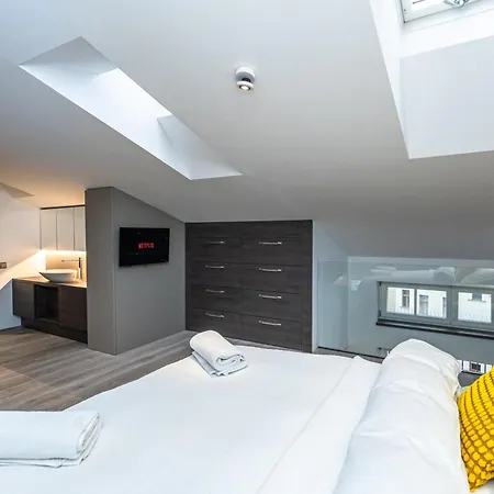 Wishlist Residences - Old Town Square Apartment *