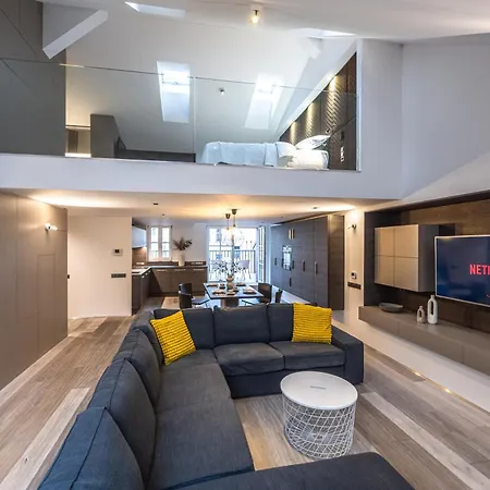 Wishlist Residences - Old Town Square * Prague
